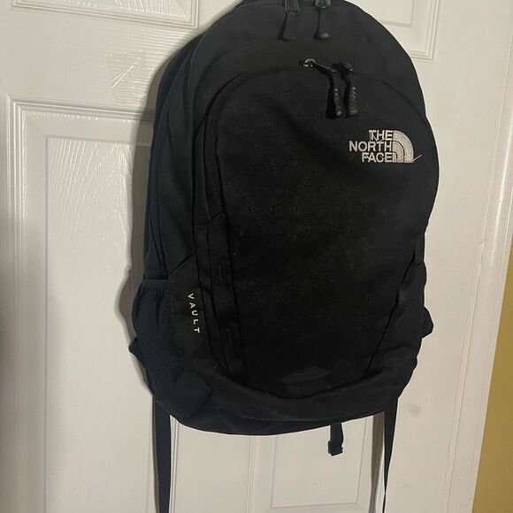 The North Face Unisex Black Vault Backpack - Picture 14 of 14